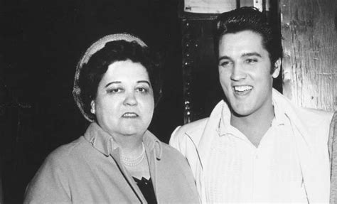 18 Rare Photos of Elvis and His Mum for Mothers Day